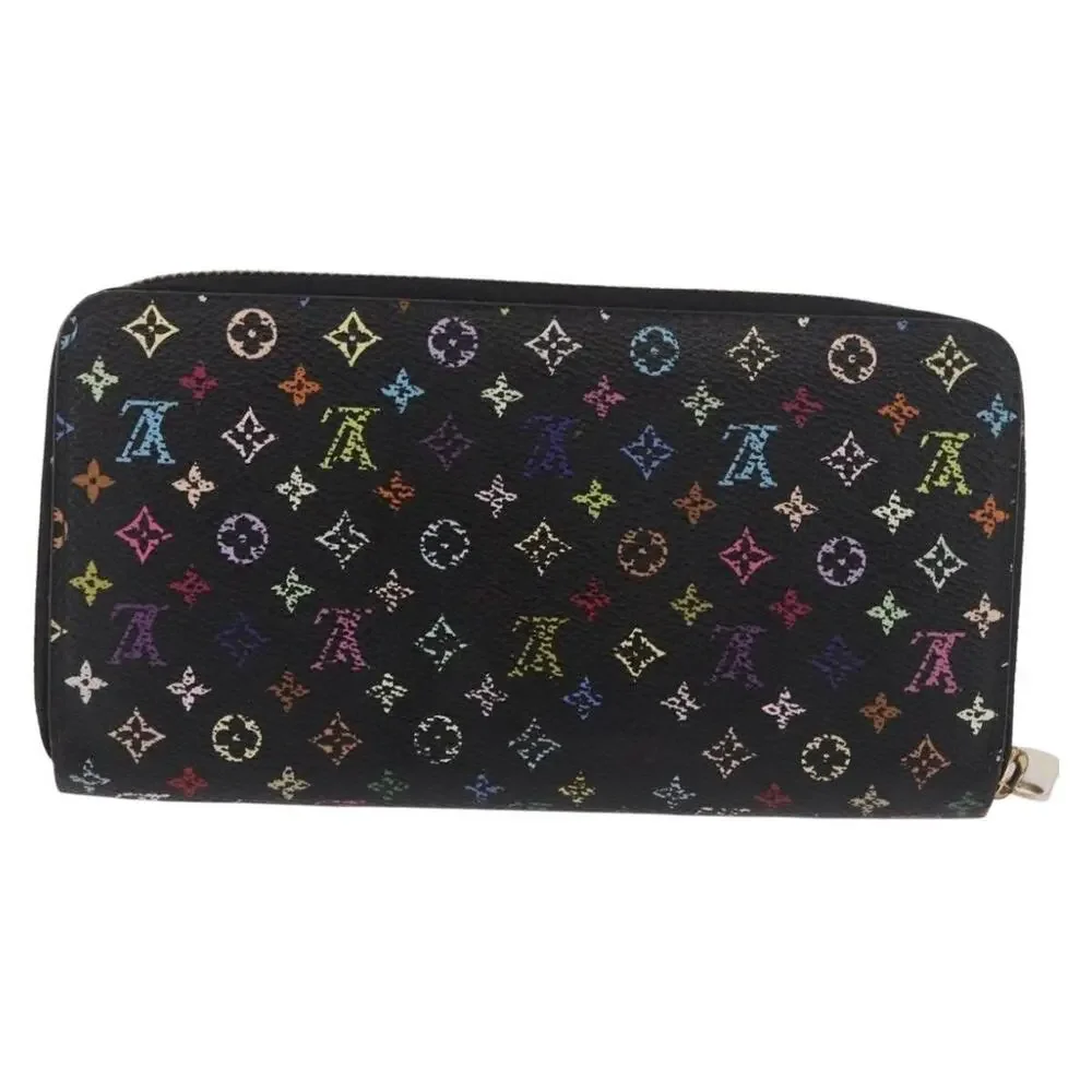 Louis Vuitton corners screen which